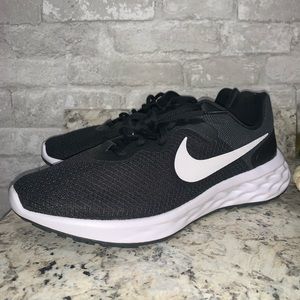 Women’s Nike Revolution NN Wide Running Shoes